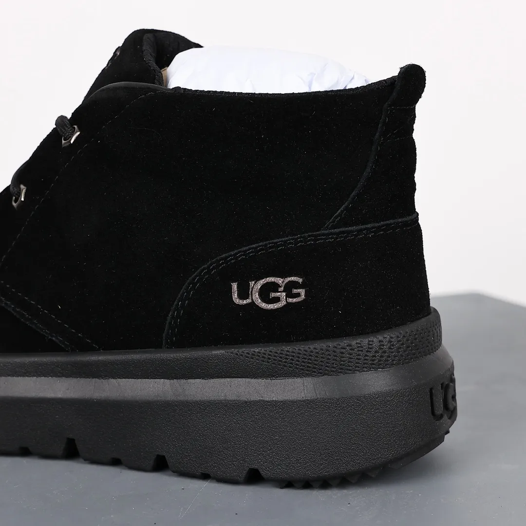 Pick up locally 💰760 The core recommendation is good price UGG2023 new autumn and winter men's comfortable flat-soled lace-up solid color round toe fashionable casual short boots 1151773 Burleigh series Burleigh Chuck boots 5mm UGGplush lining in the shoe, 10mm UGGplush Insole, waterproof suede upper, polyester fiber laces, embossed brand logo on the heel, EVA outsole, non-slip hollow spider web pattern rubber Size: 40 41 42 43 44 45